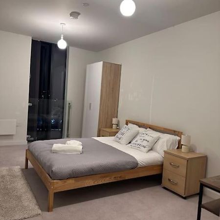 Stylish 2 Bedroom Apartment Manchester Bagian luar foto