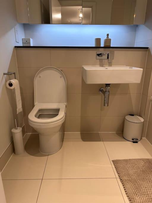 Stylish 2 Bedroom Apartment Manchester Bagian luar foto